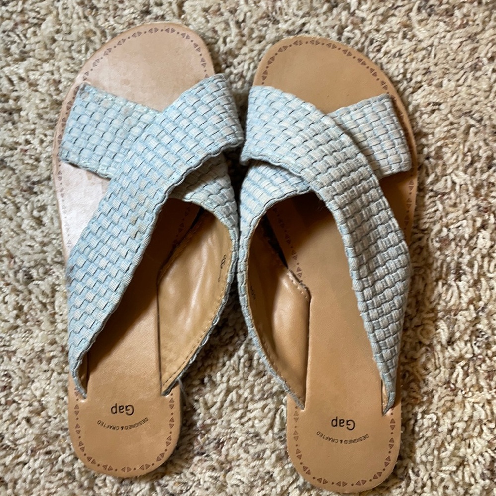 Gap sandals